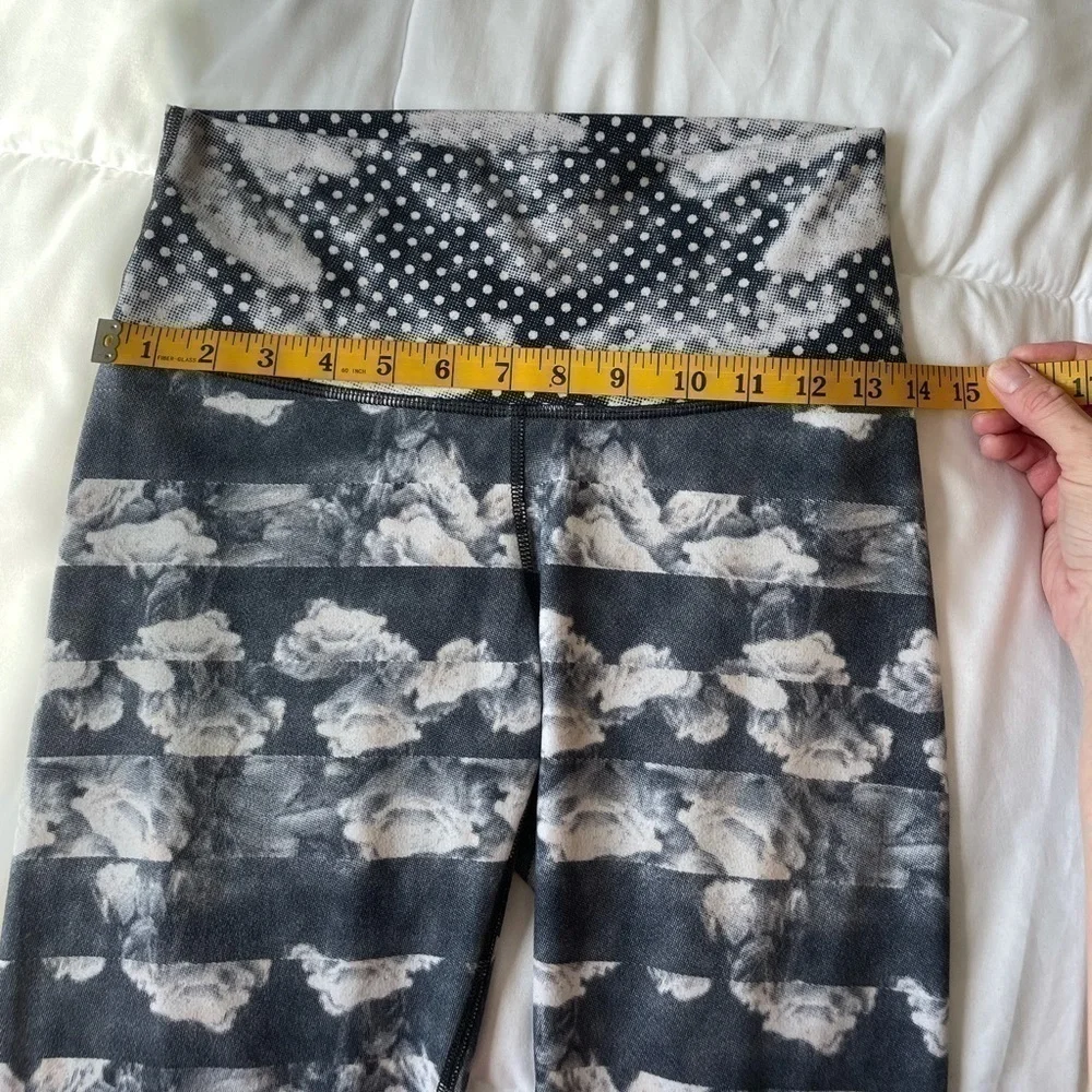 Lululemon wonder under 25” high rise cloud polka floral dot leggings size 4